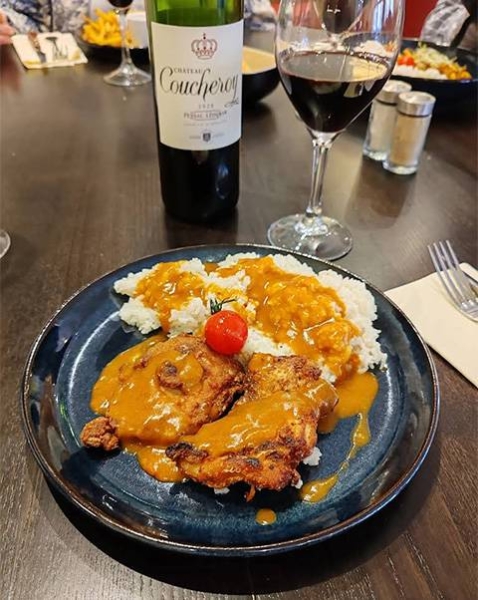 Le restaurant - Le Café Du Palais De Justice - Restaurant Versailles place du marché